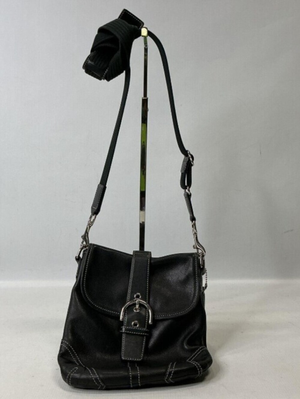 Vintage Coach Soho Black Leather Buckle Flap Crossbody Bag  2004 Style 9480